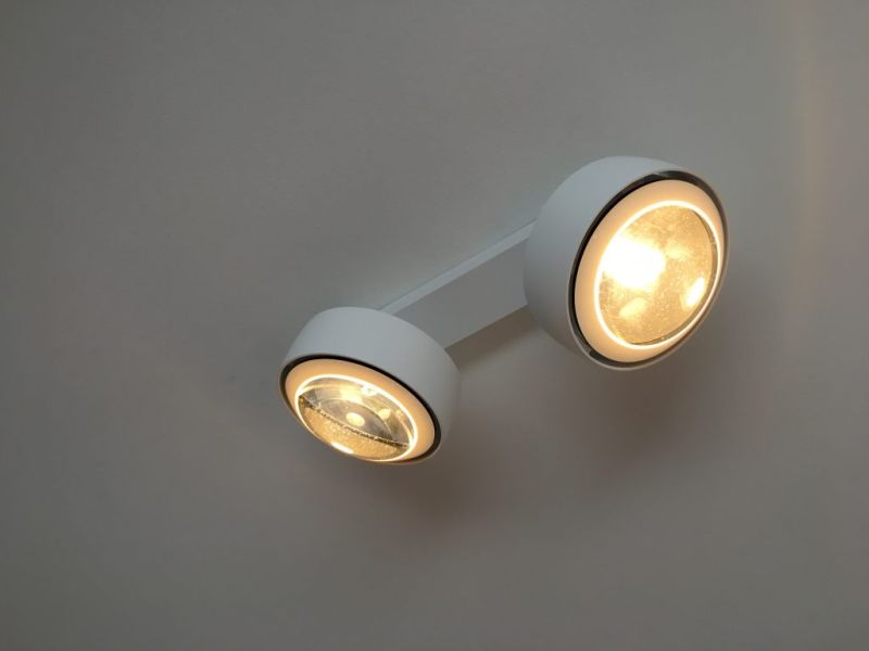 Instalación de varias luminarias Occhio con control gestual en apartamento en el Sardinero (Santander)